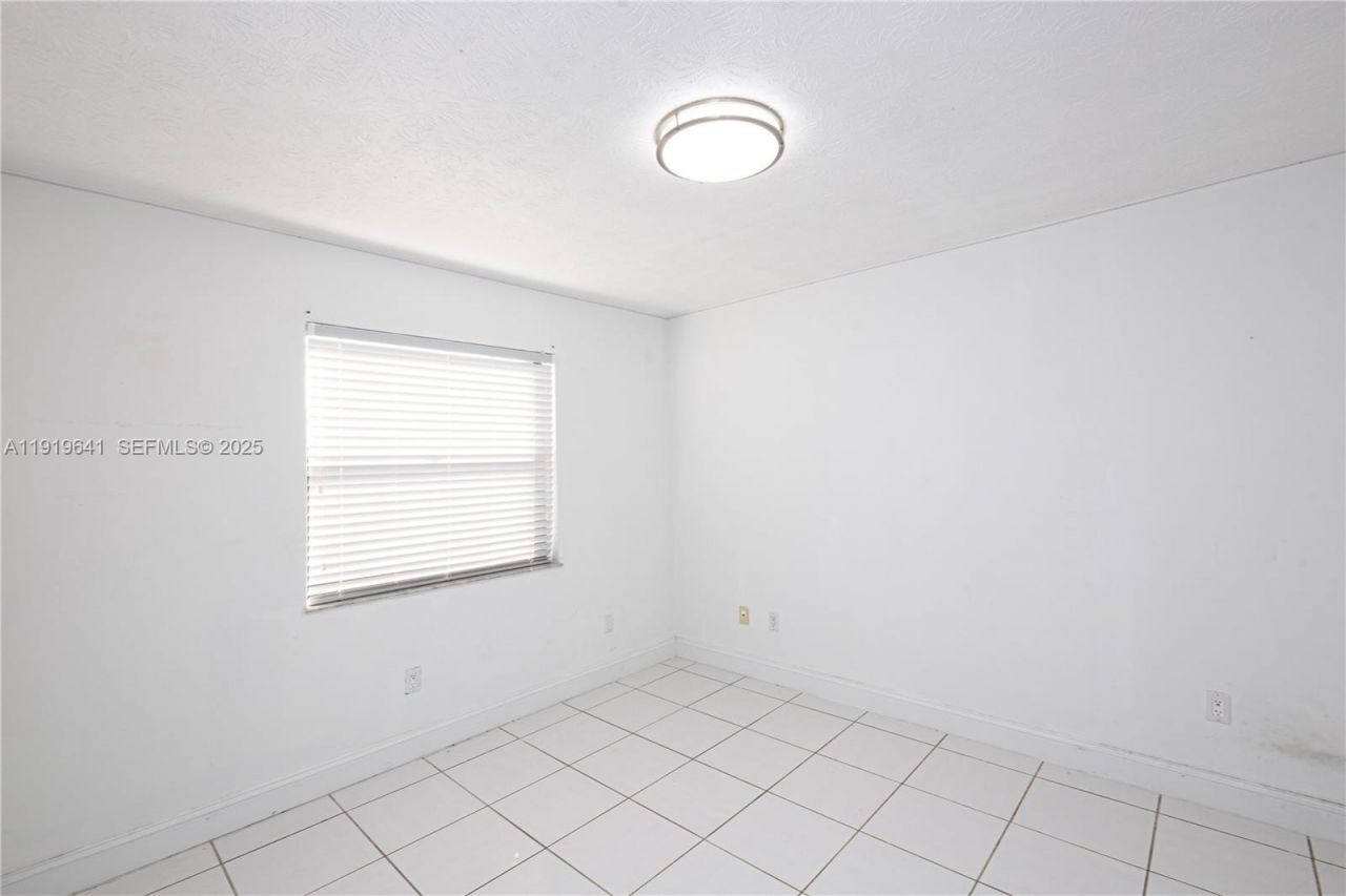 5402 NW Emblem St, Port Saint Lucie, FL 34983 Photo