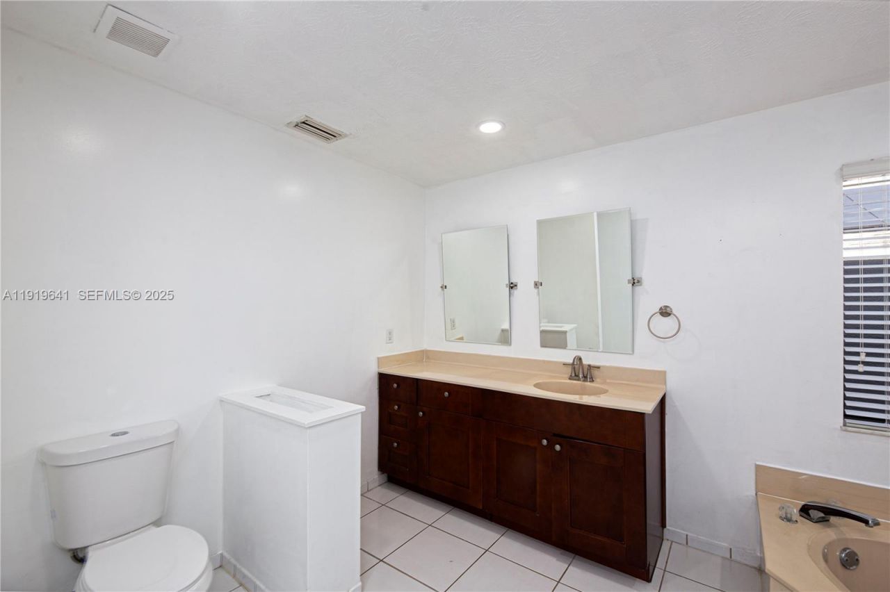 5402 NW Emblem St, Port Saint Lucie, FL 34983 Photo