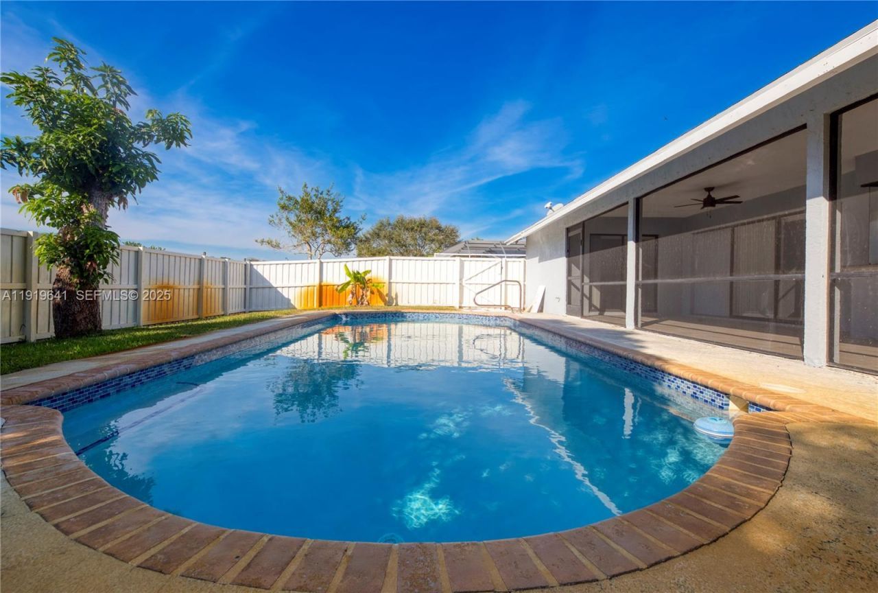 5402 NW Emblem St, Port Saint Lucie, FL 34983 Photo