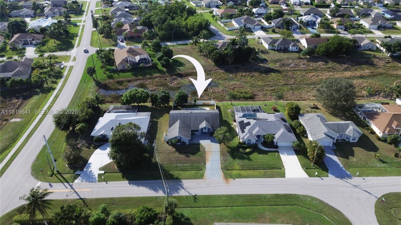 5402 NW Emblem St, Port Saint Lucie, FL 34983 Photo