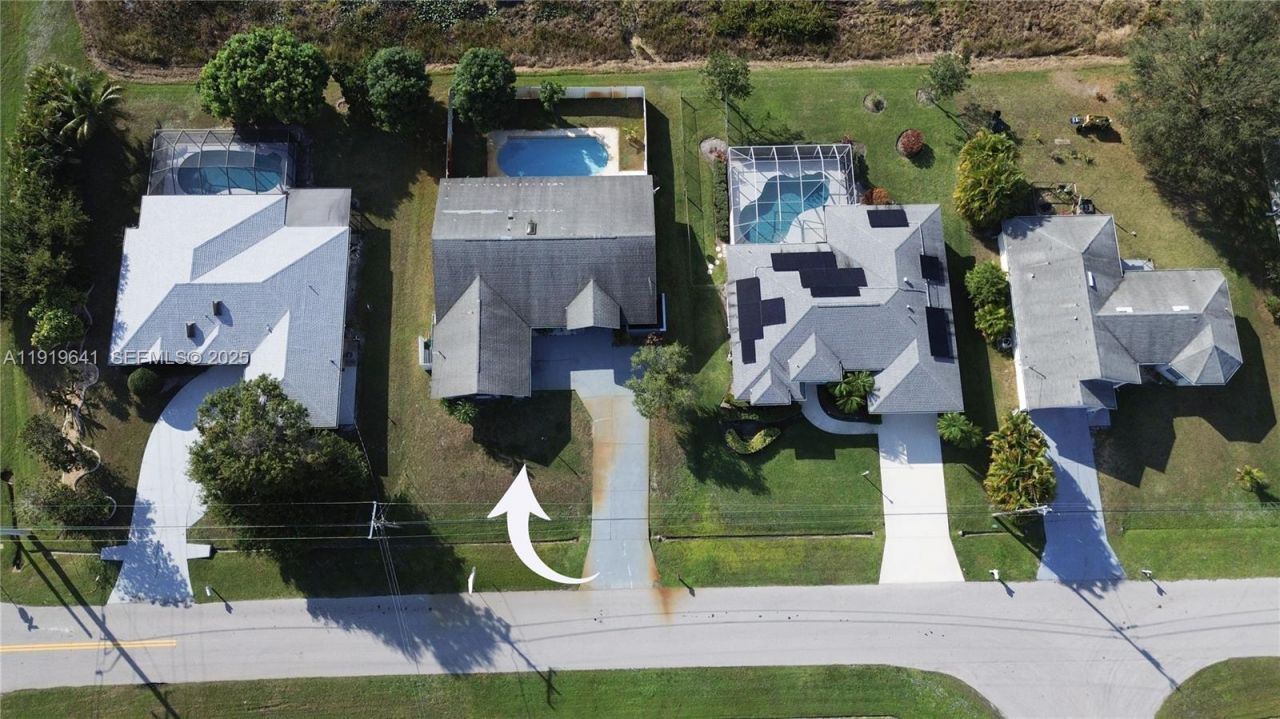 5402 NW Emblem St, Port Saint Lucie, FL 34983 Photo