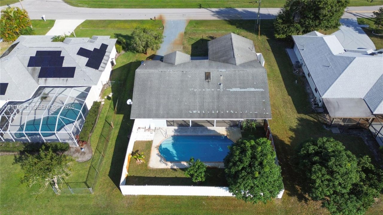 5402 NW Emblem St, Port Saint Lucie, FL 34983 Photo