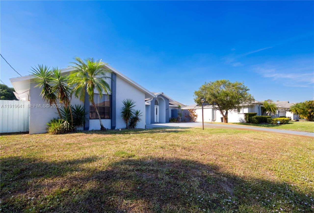 5402 NW Emblem St, Port Saint Lucie, FL 34983 Photo