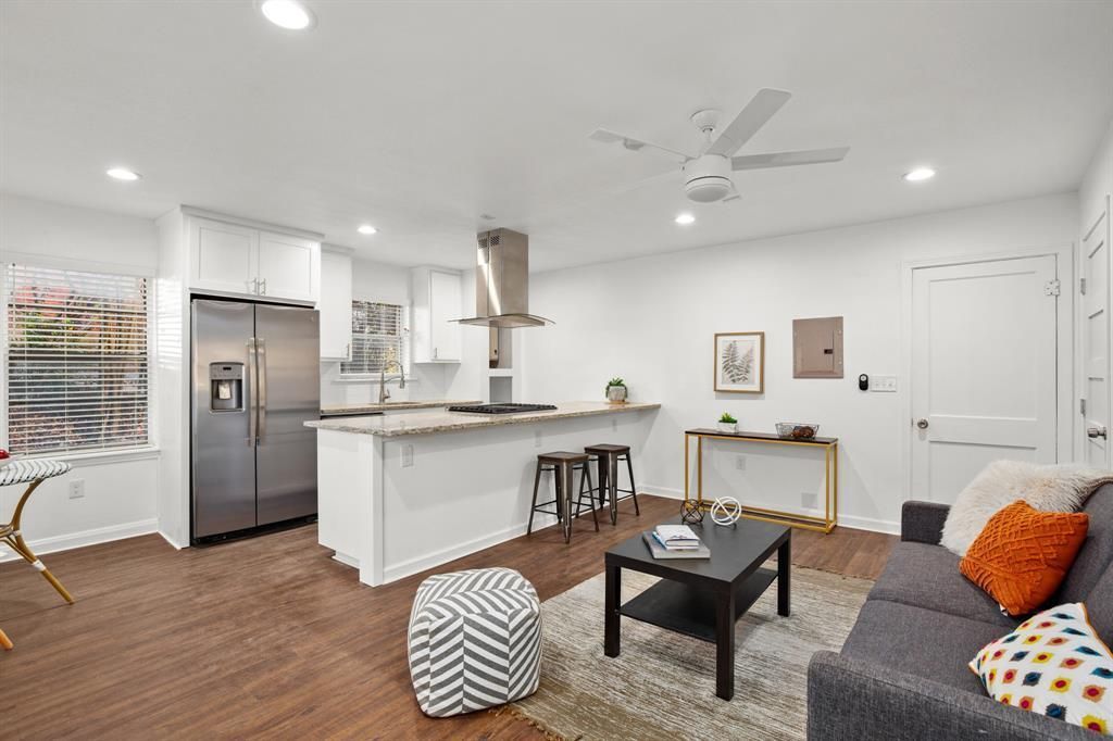 301 E 33rd St, Unit 4, Austin, TX 78705 Main Photo