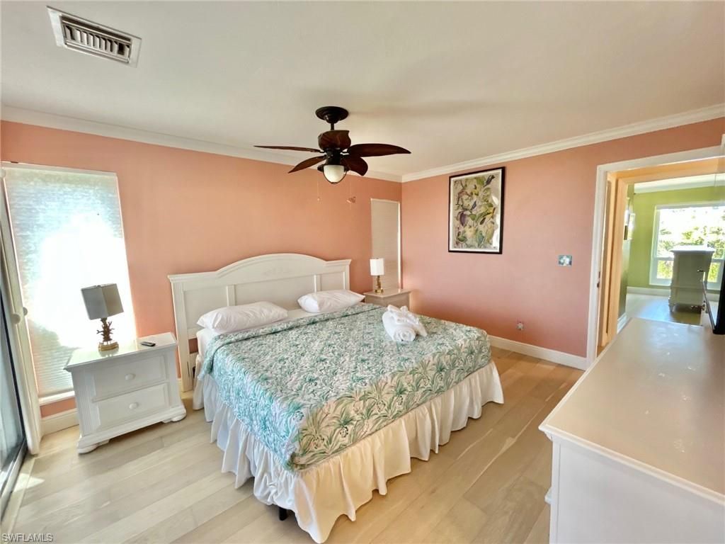 497 E Gulf Dr, Unit 4, Sanibel, FL 33957 Photo