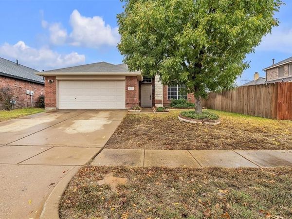 815 Bastrop Drive, Arlington, TX 76002