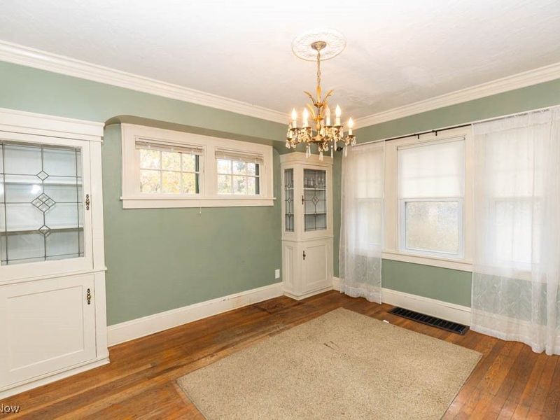 3730 E Antisdale Road, Cleveland, OH 44118 Photo 8