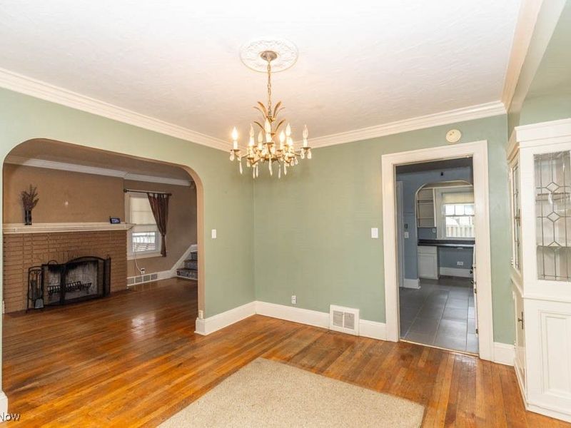 3730 E Antisdale Road, Cleveland, OH 44118 Photo 9