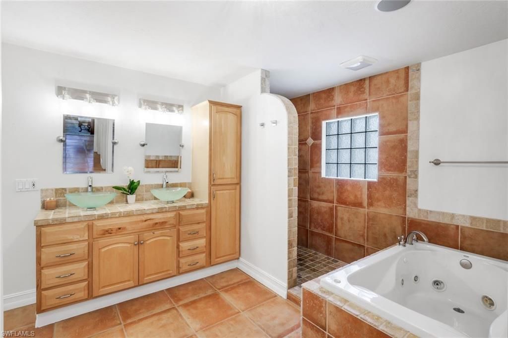 5248 Coral Wood Dr, Naples, FL 34119 Photo