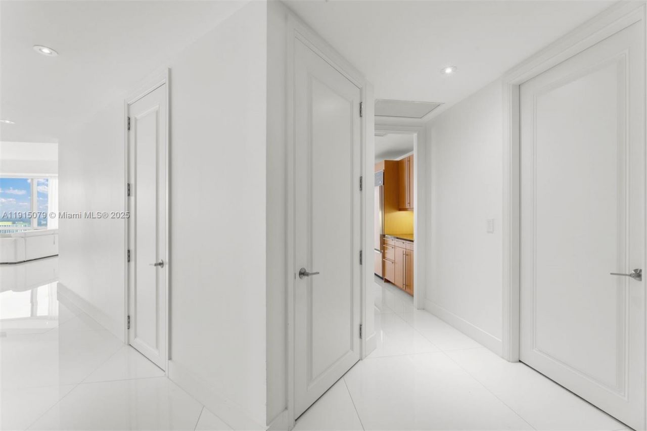 1425 Brickell Ave, Unit 54C, Miami, FL 33131 Photo