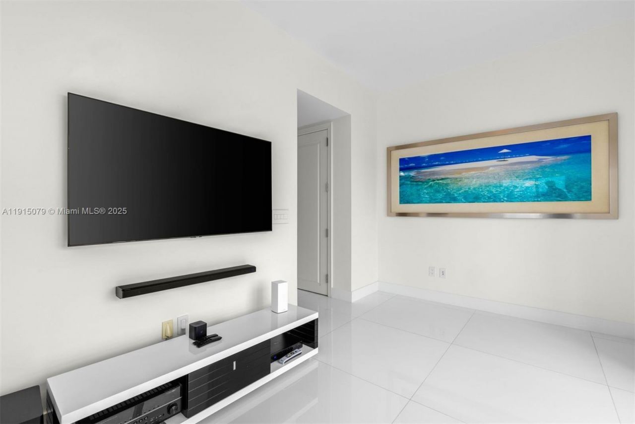 1425 Brickell Ave, Unit 54C, Miami, FL 33131 Photo