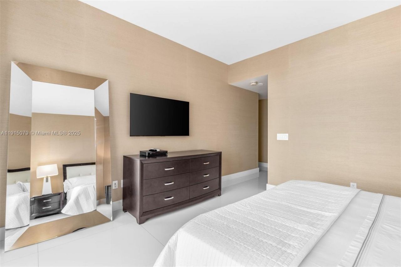 1425 Brickell Ave, Unit 54C, Miami, FL 33131 Photo