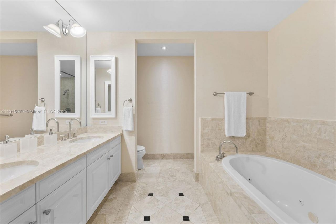 1425 Brickell Ave, Unit 54C, Miami, FL 33131 Photo