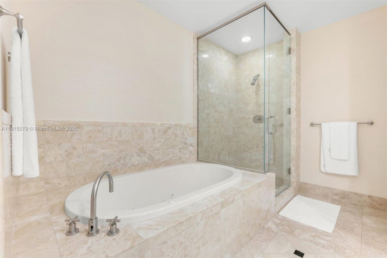 1425 Brickell Ave, Unit 54C, Miami, FL 33131 Photo