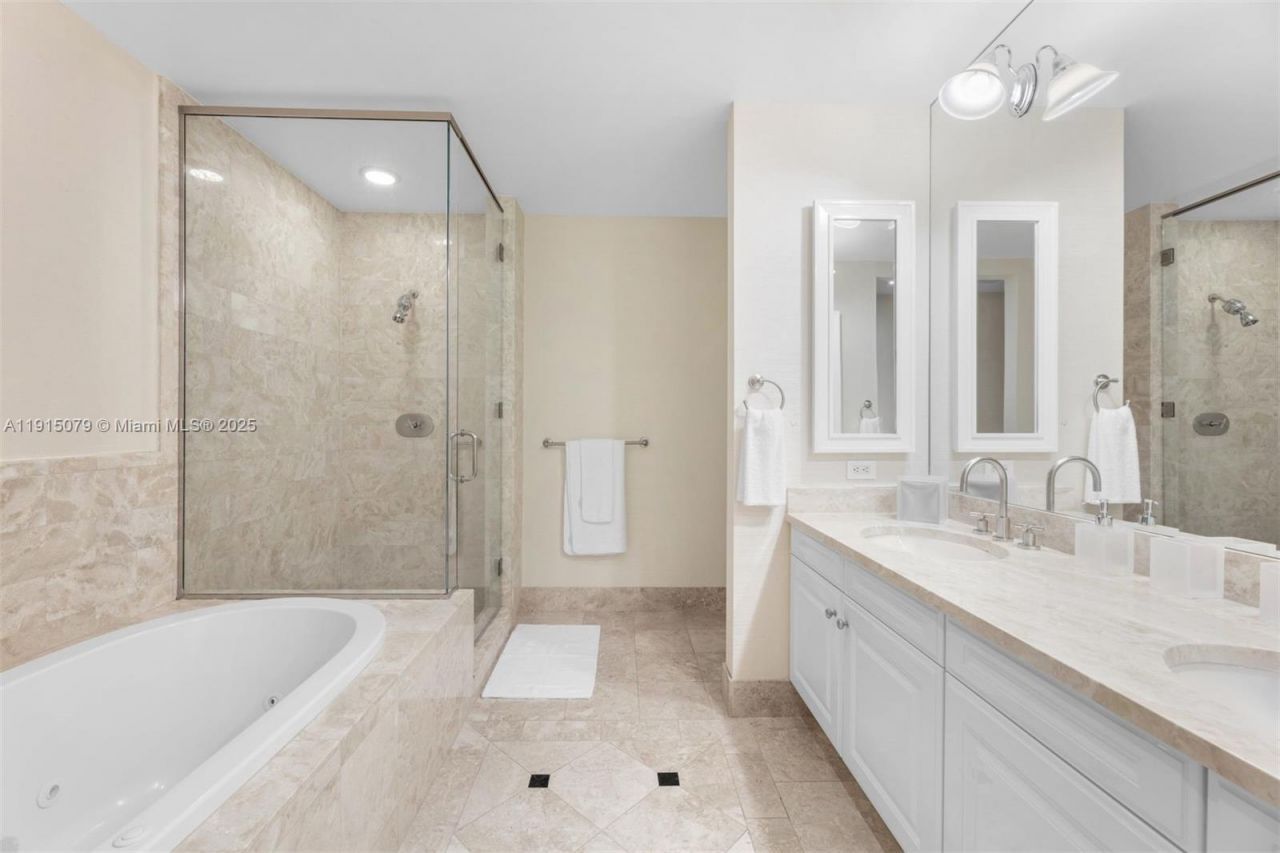 1425 Brickell Ave, Unit 54C, Miami, FL 33131 Photo