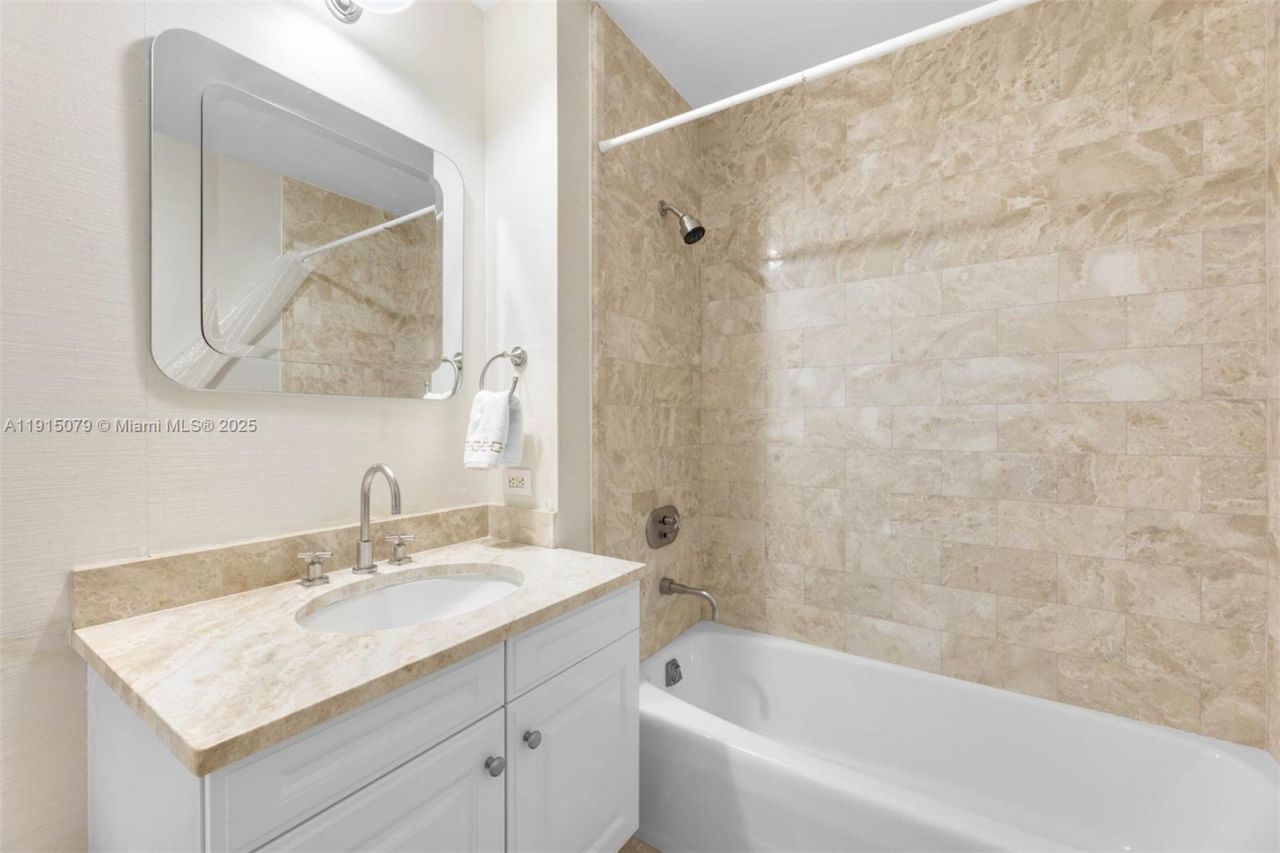 1425 Brickell Ave, Unit 54C, Miami, FL 33131 Photo