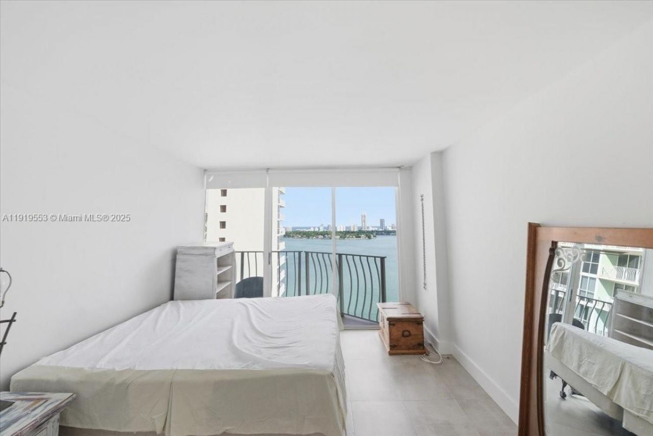 7601 E Treasure Dr, Unit # 2109, North Bay Village, FL 33141 Photo