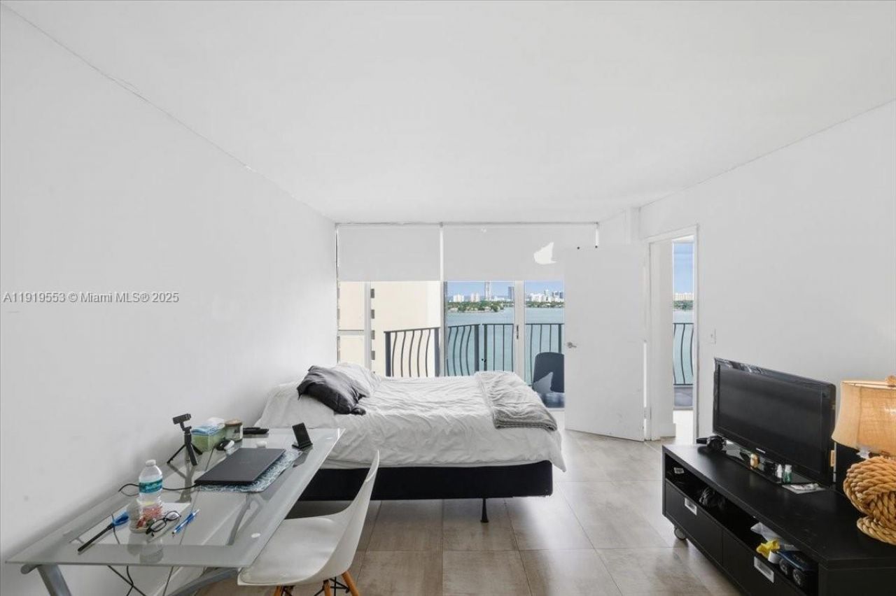 7601 E Treasure Dr, Unit # 2109, North Bay Village, FL 33141 Photo