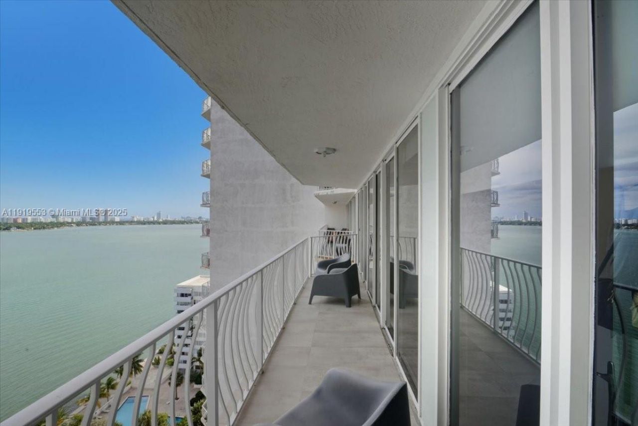 7601 E Treasure Dr, Unit # 2109, North Bay Village, FL 33141 Photo