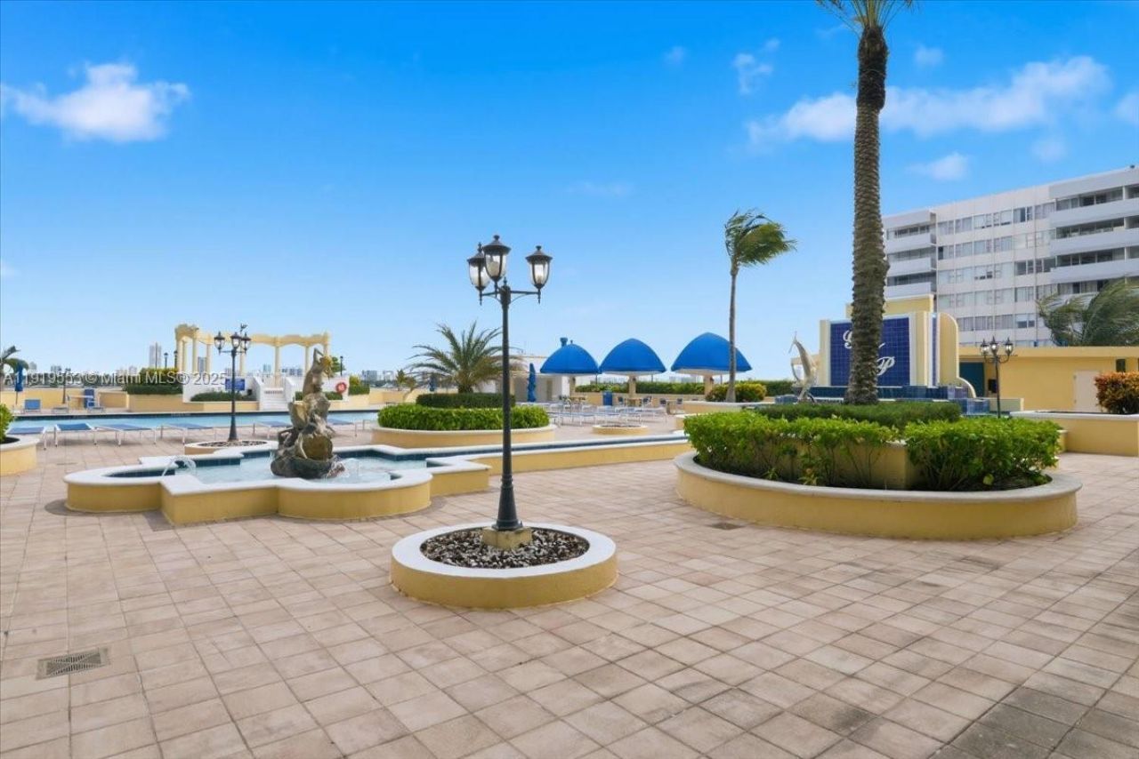 7601 E Treasure Dr, Unit # 2109, North Bay Village, FL 33141 Photo