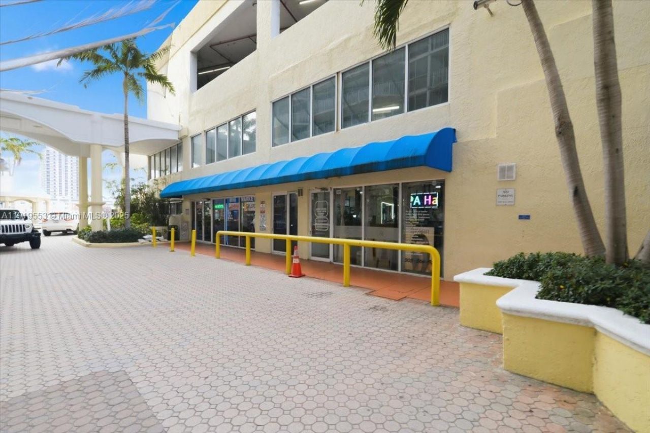 7601 E Treasure Dr, Unit # 2109, North Bay Village, FL 33141 Photo