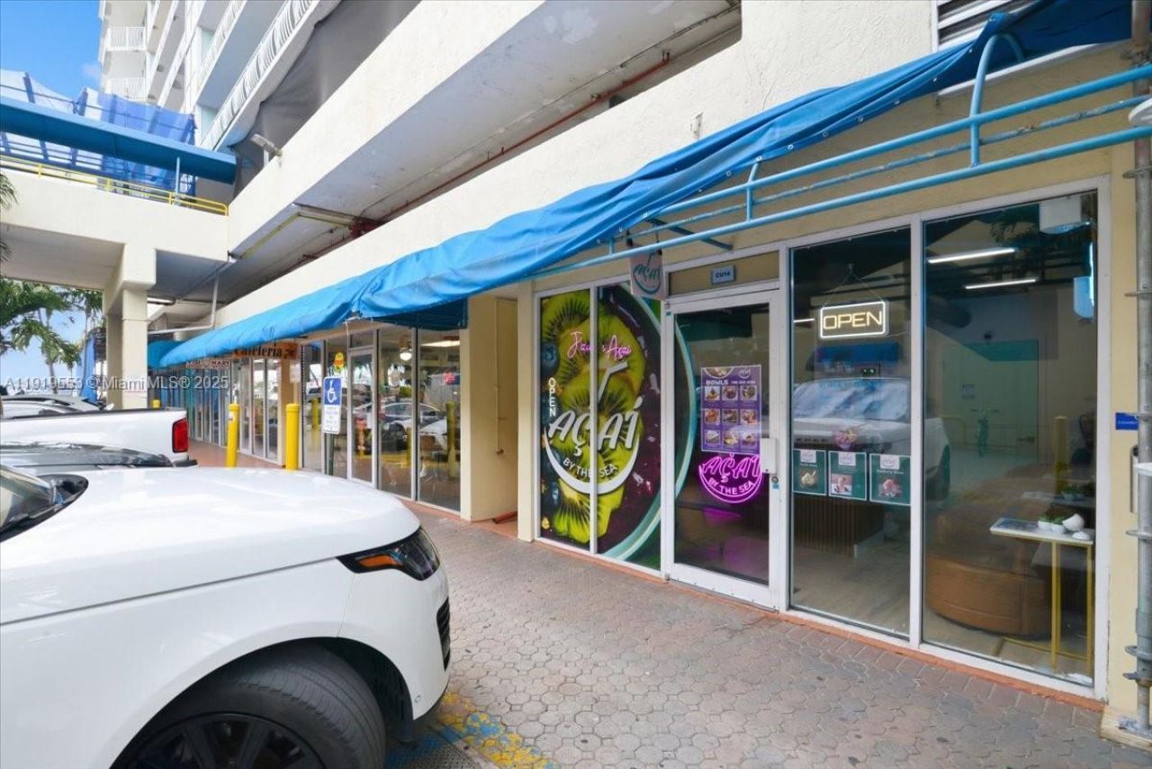 7601 E Treasure Dr, Unit # 2109, North Bay Village, FL 33141 Photo