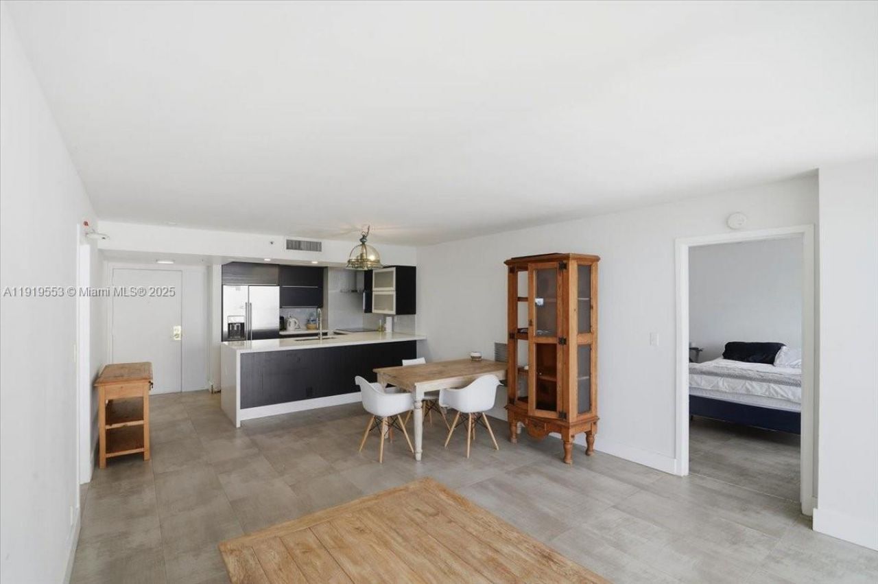 7601 E Treasure Dr, Unit # 2109, North Bay Village, FL 33141 Photo