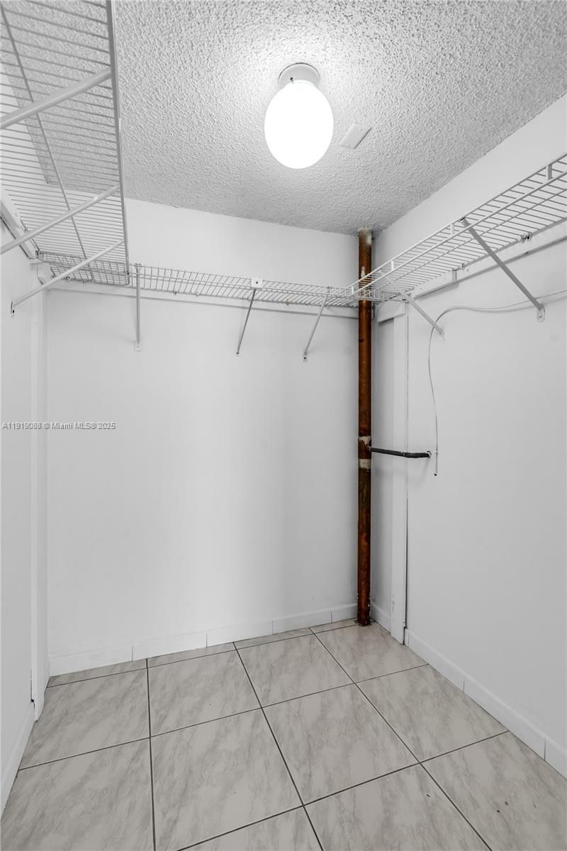 1420 Brickell Bay Dr, Unit 608B, Miami, FL 33131 Photo