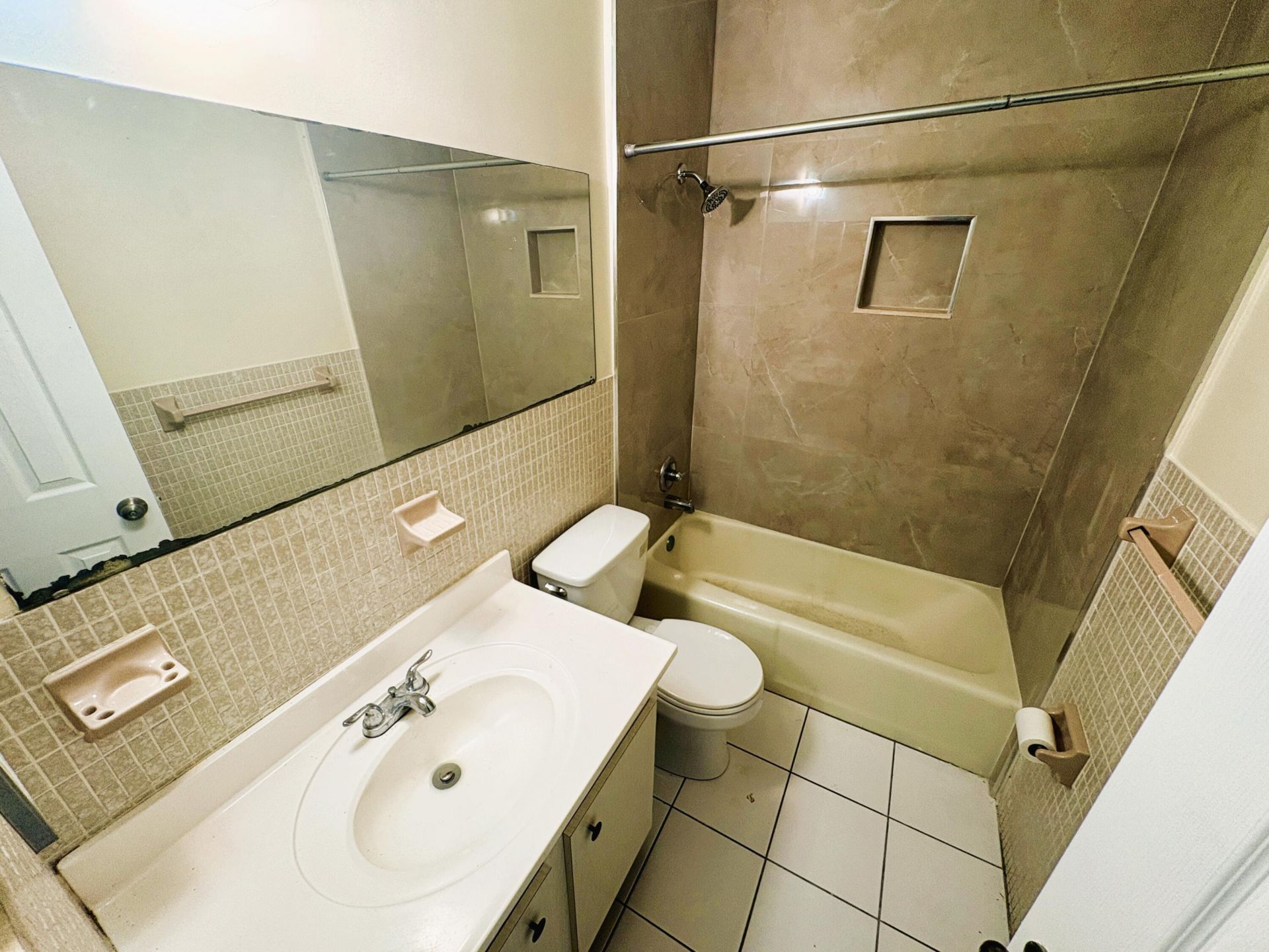 3980 NW 30th Terrace, Lauderdale Lakes, FL 33309 Photo