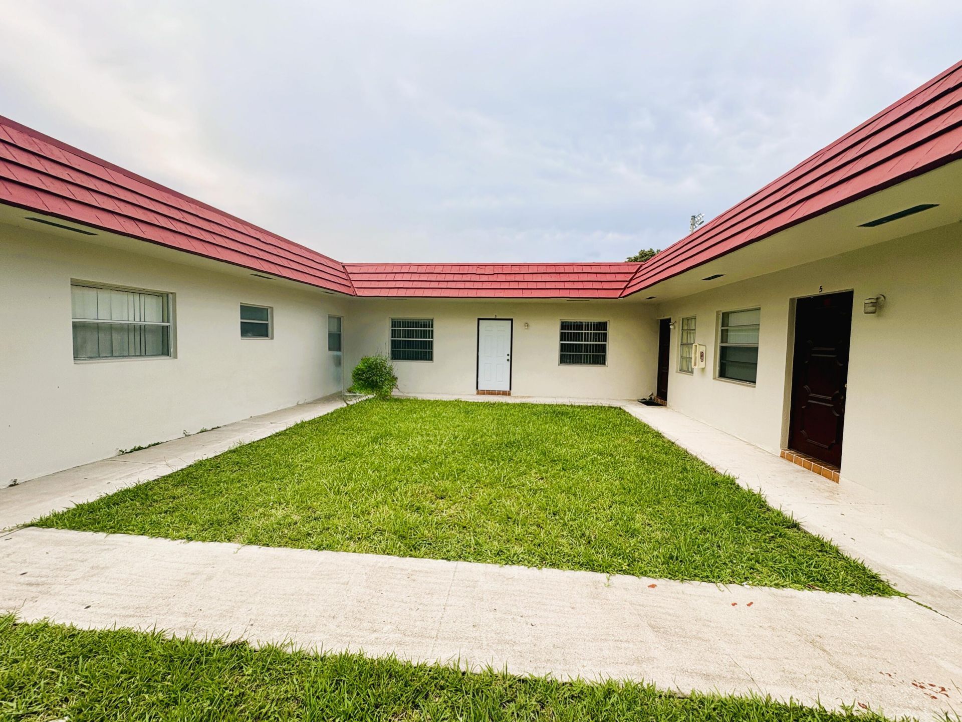 3980 NW 30th Terrace, Lauderdale Lakes, FL 33309 Photo