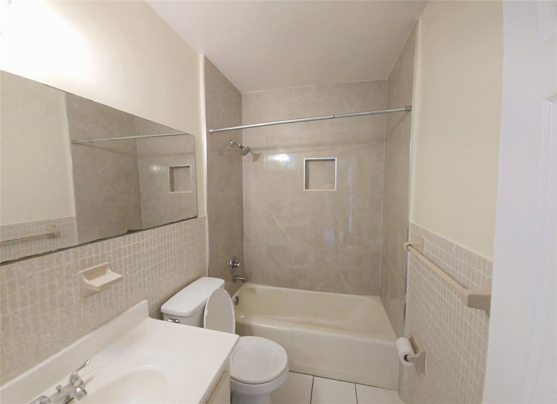 3980 NW 30th Terrace, Lauderdale Lakes, FL 33309 Photo