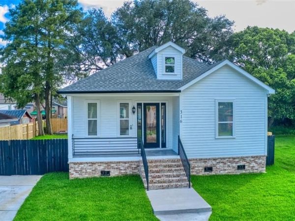 316 LIVINGSTON Avenue, Arabi, LA 70032