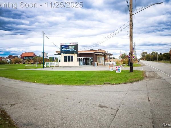9875 S Dixie Highway, Erie Twp, MI 48133