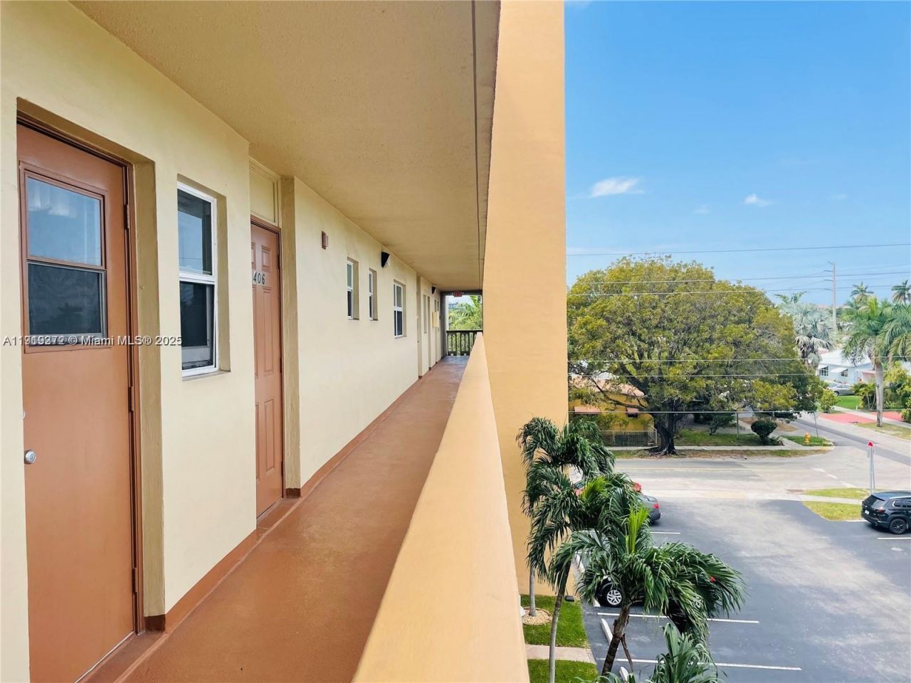 620 NE 12th Ave, Unit 406, Hallandale Beach, FL 33009 Photo
