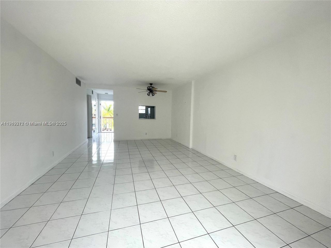 620 NE 12th Ave, Unit 406, Hallandale Beach, FL 33009 Photo