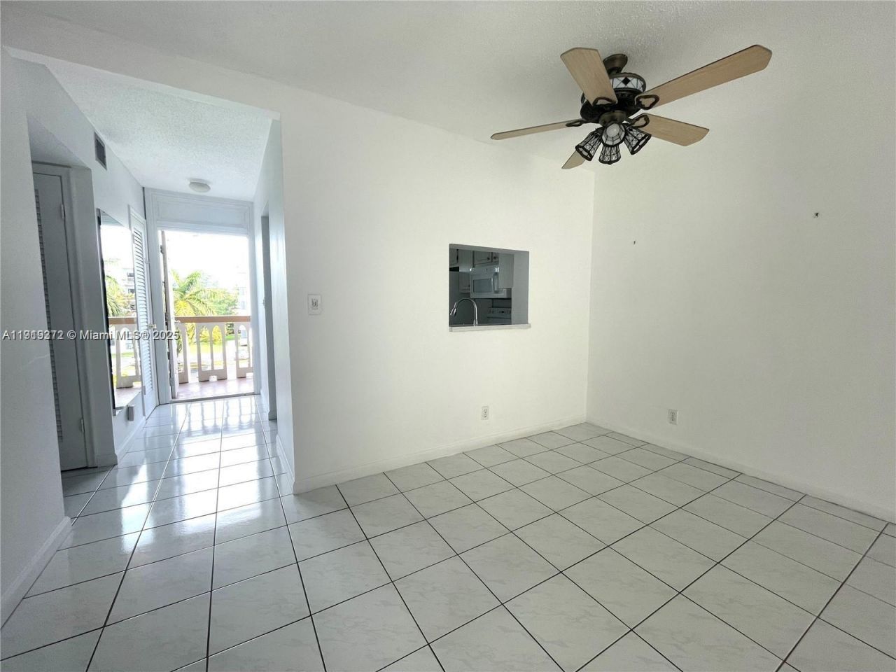 620 NE 12th Ave, Unit 406, Hallandale Beach, FL 33009 Photo