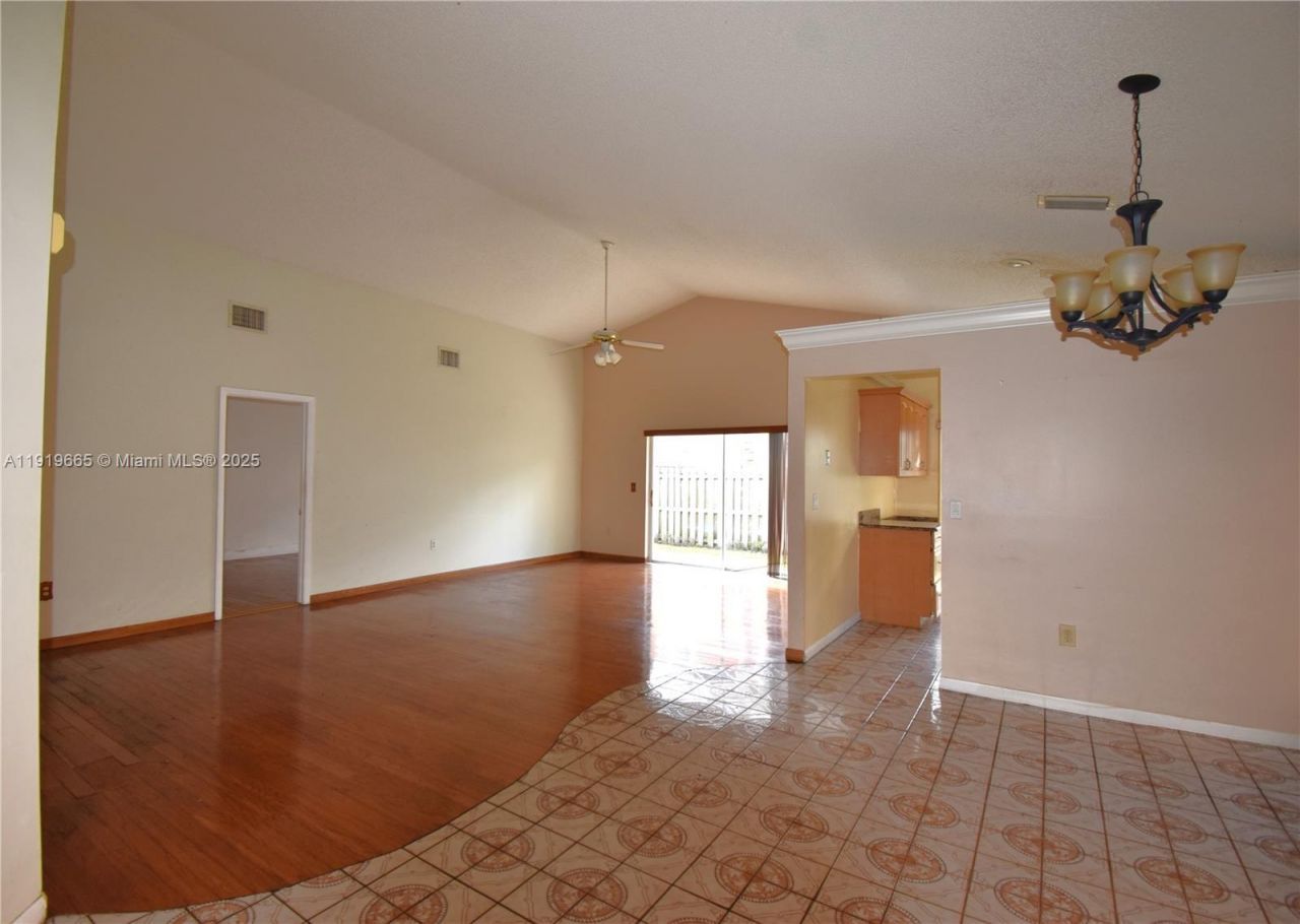 3081 NW 123rd Ave, Sunrise, FL 33323 Photo