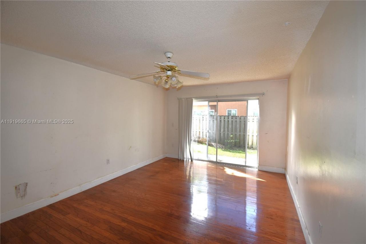 3081 NW 123rd Ave, Sunrise, FL 33323 Photo