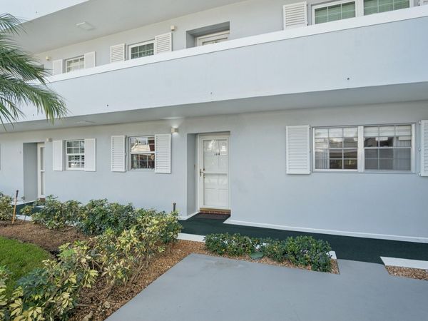 157 Atlantis Boulevard, Unit 104, Atlantis, FL 33462