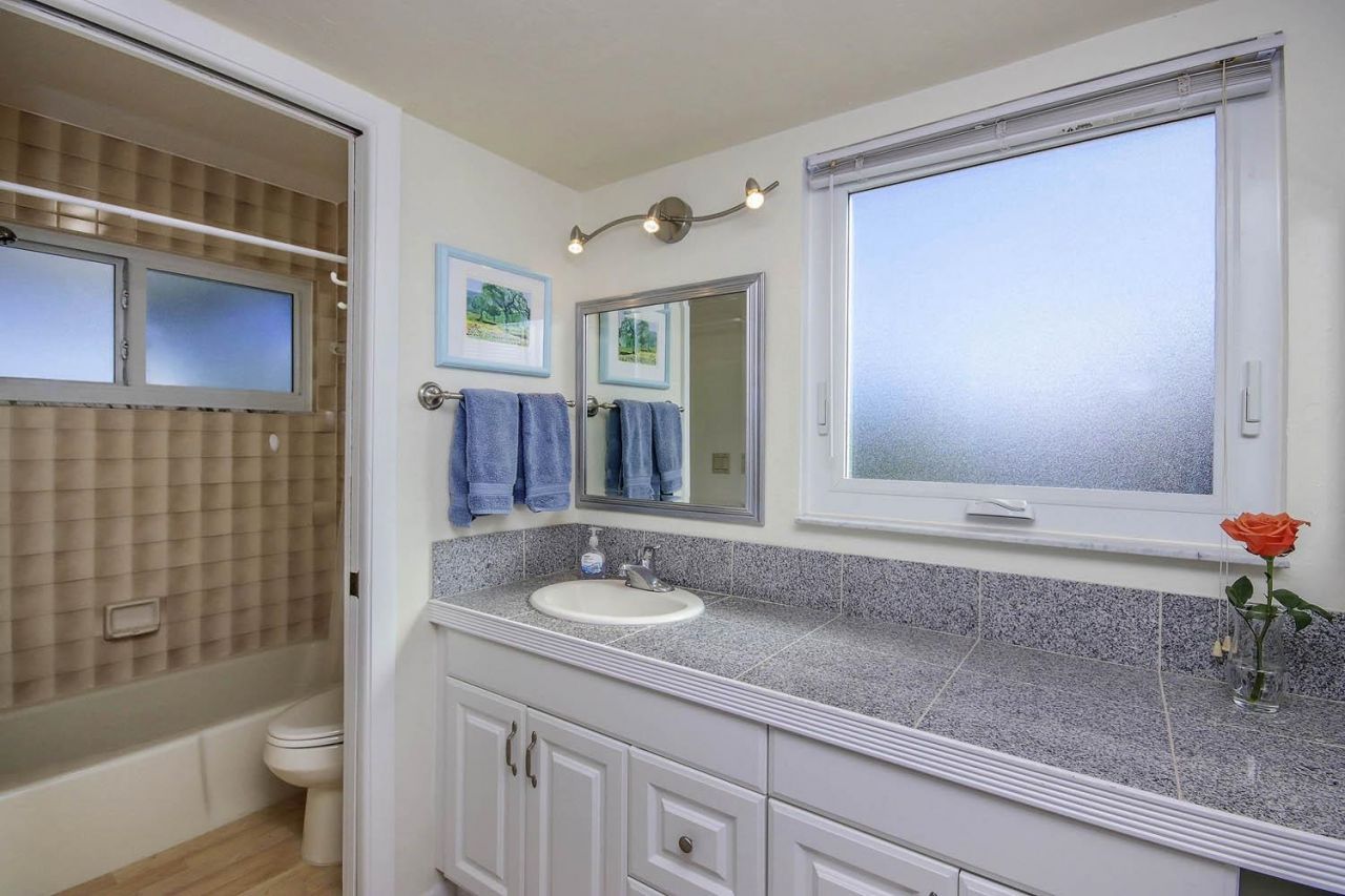 3284 Twin Lakes Lane, Sanibel, FL 00000 Photo