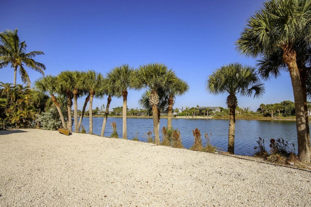 3284 Twin Lakes Lane, Sanibel, FL 00000 Photo