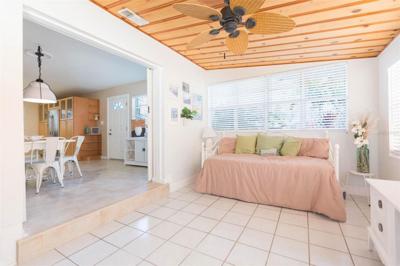 4206 W Wisconsin Avenue, Tampa, FL 33616 Photo