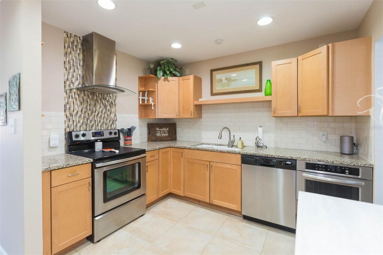 4206 W Wisconsin Avenue, Tampa, FL 33616 Photo