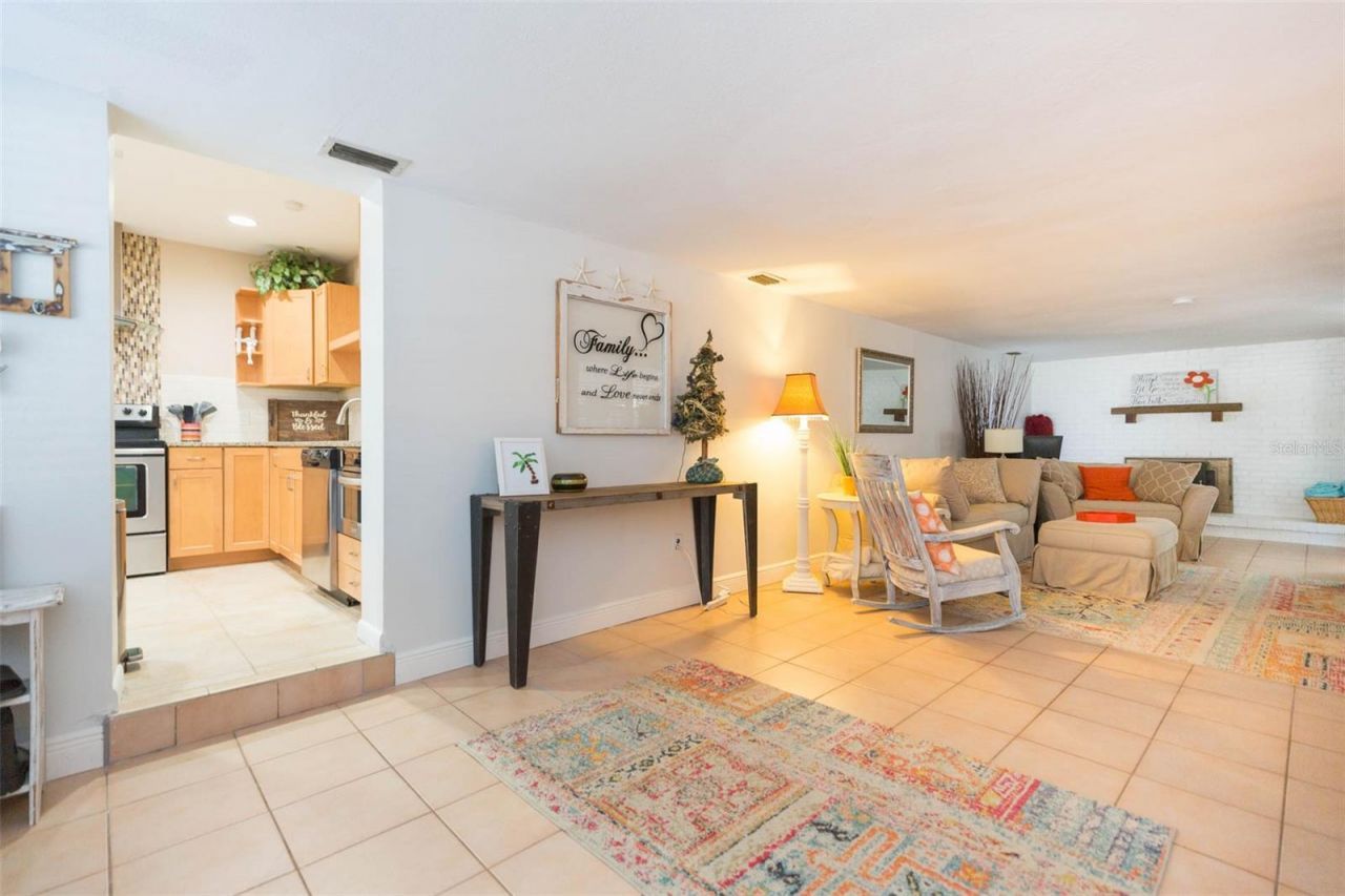 4206 W Wisconsin Avenue, Tampa, FL 33616 Photo
