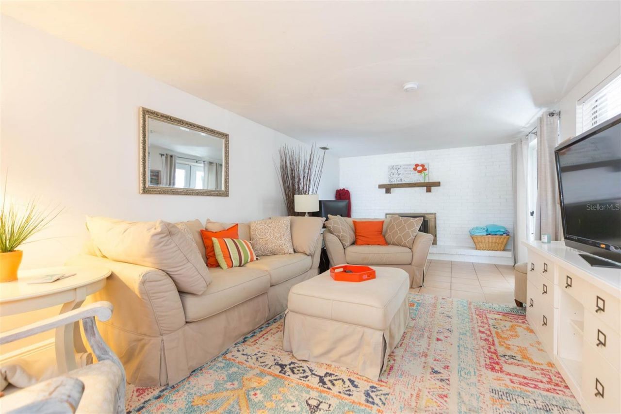 4206 W Wisconsin Avenue, Tampa, FL 33616 Photo