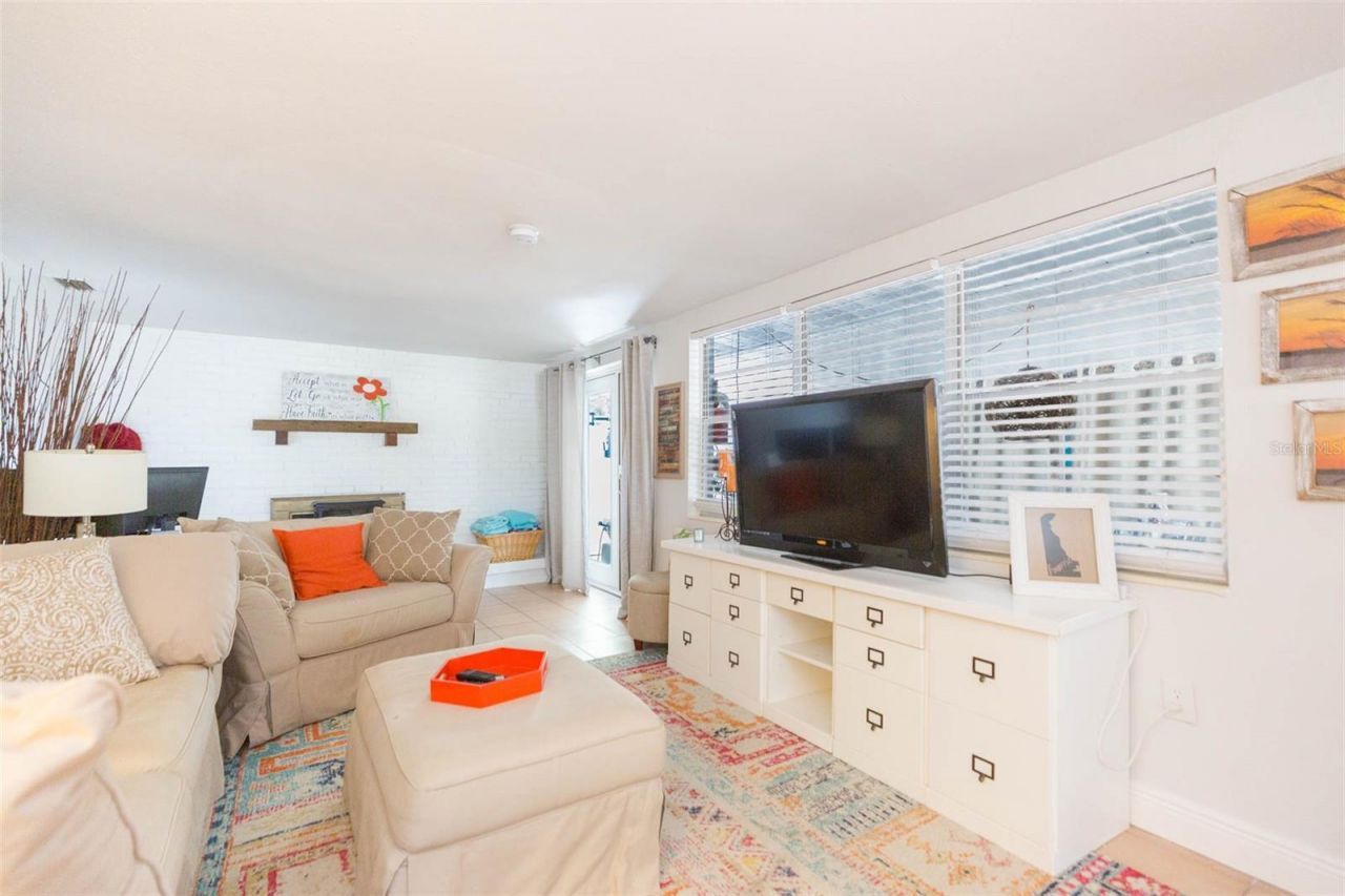 4206 W Wisconsin Avenue, Tampa, FL 33616 Photo