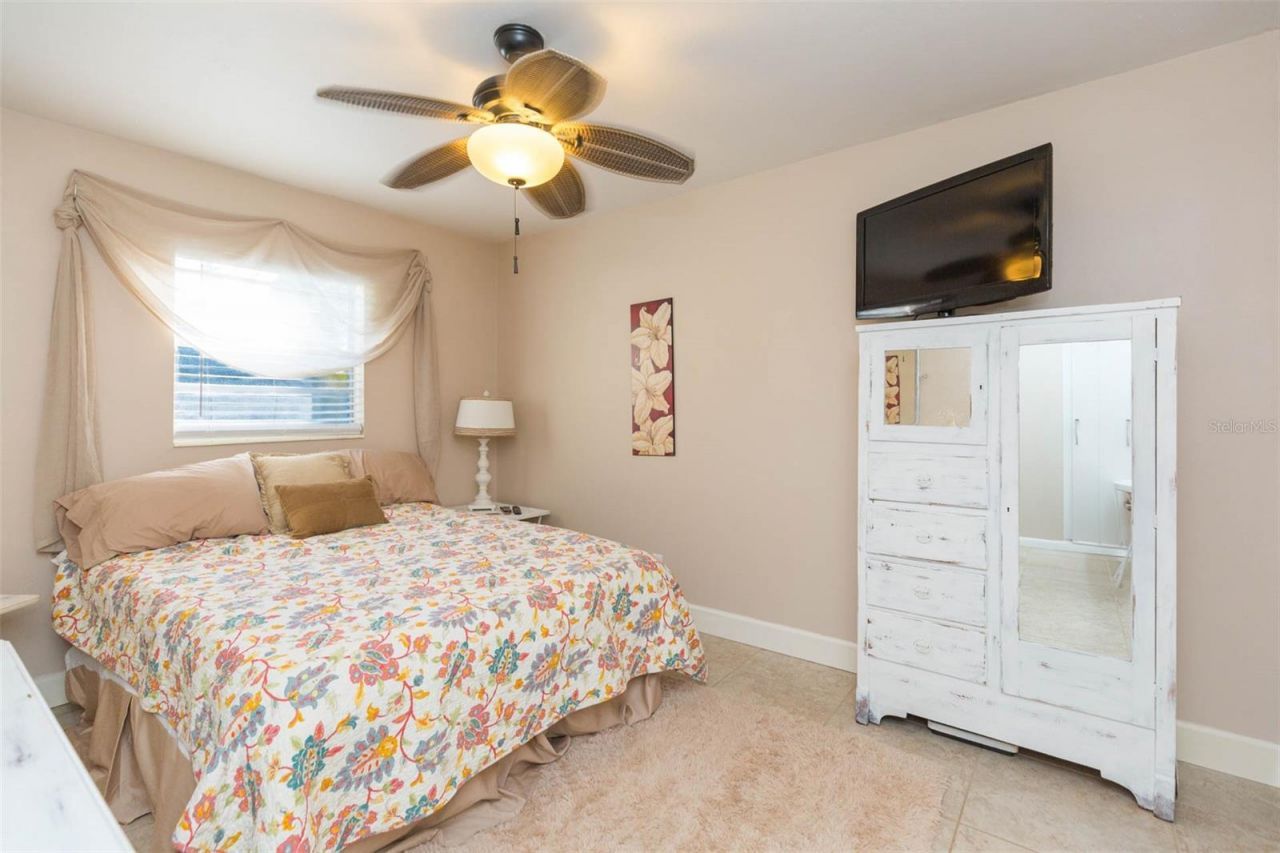 4206 W Wisconsin Avenue, Tampa, FL 33616 Photo