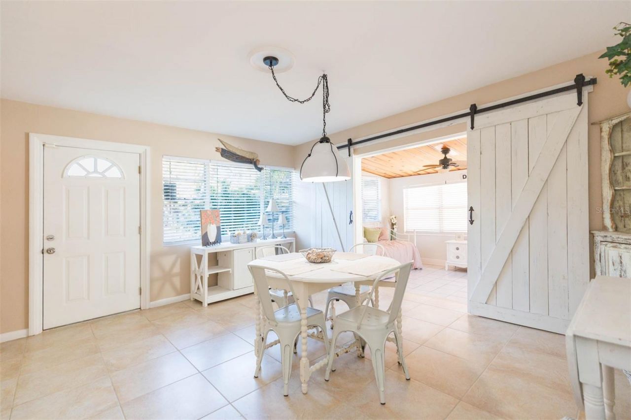 4206 W Wisconsin Avenue, Tampa, FL 33616 Photo