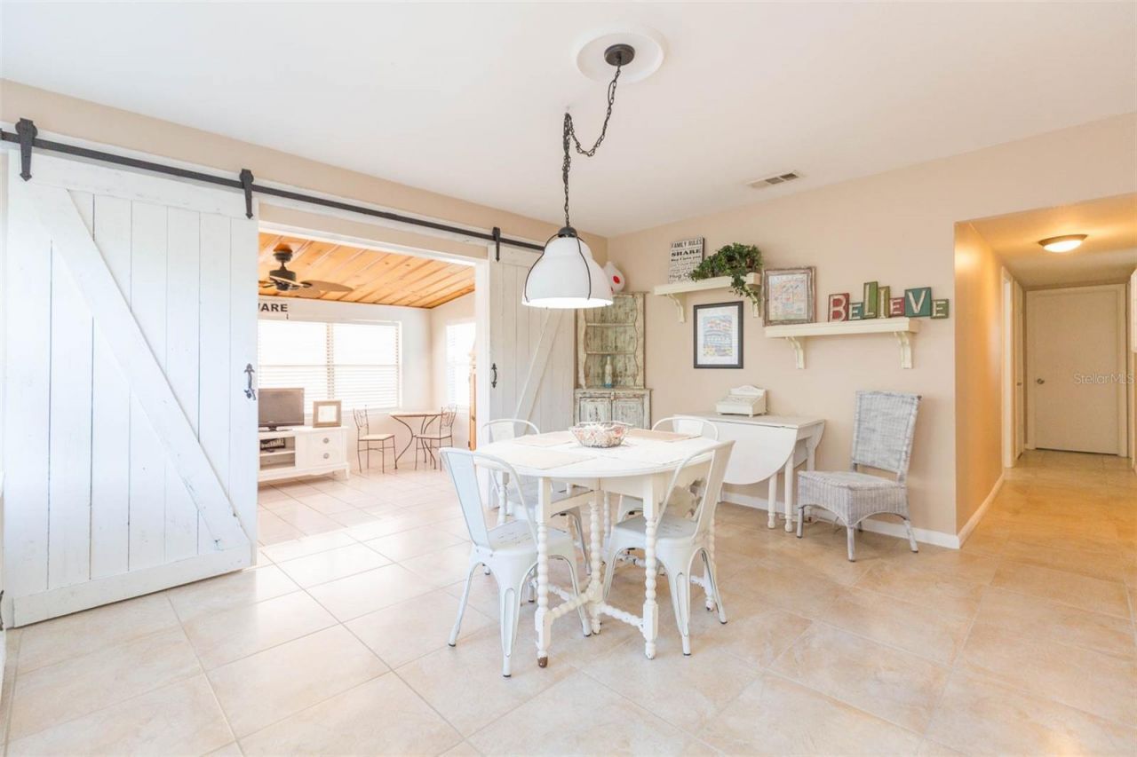 4206 W Wisconsin Avenue, Tampa, FL 33616 Photo
