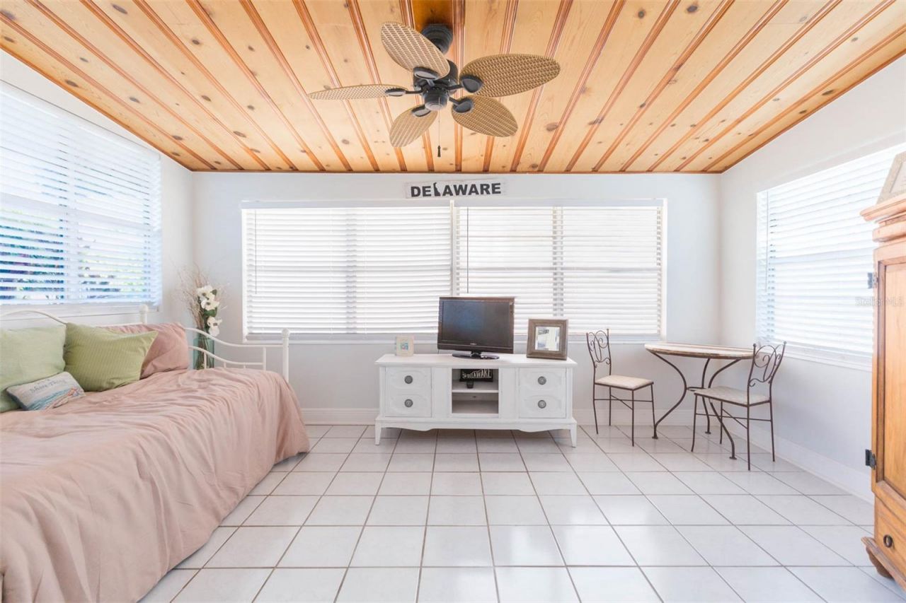 4206 W Wisconsin Avenue, Tampa, FL 33616 Photo